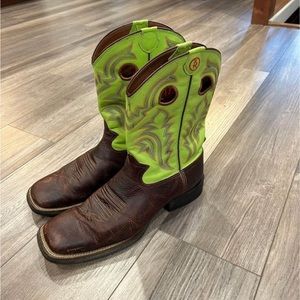 Tony Lama size 12D men’s cowboy boots. Only worn few times.